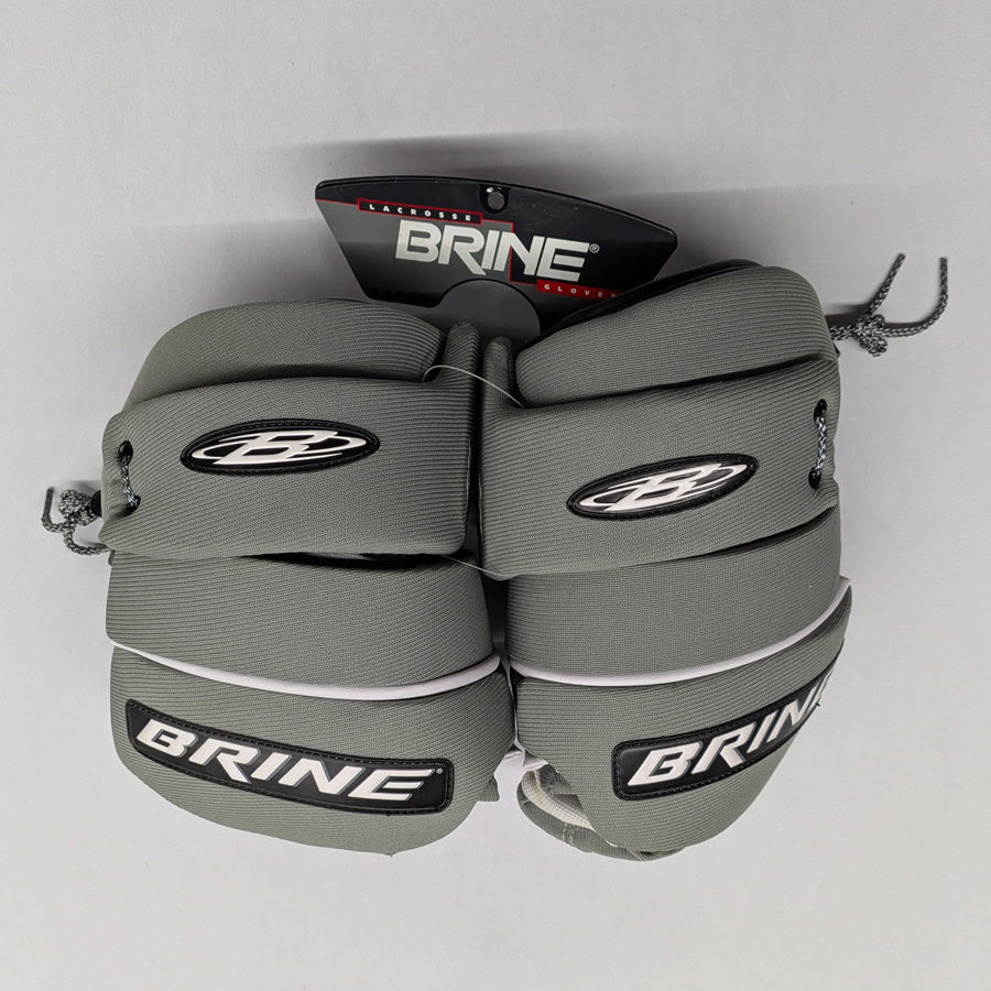 VINTAGE - ORIGINAL WITH TAGS - BRINE L35 LACROSSE GLOVE